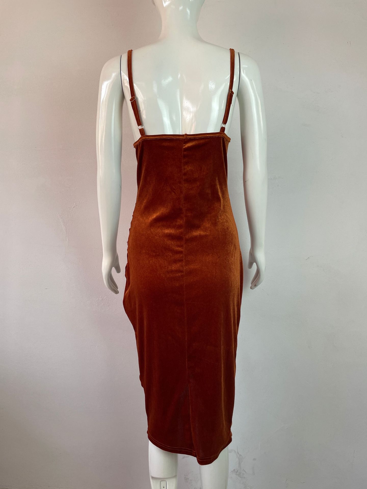 Vestido de terciopelo con aberturas